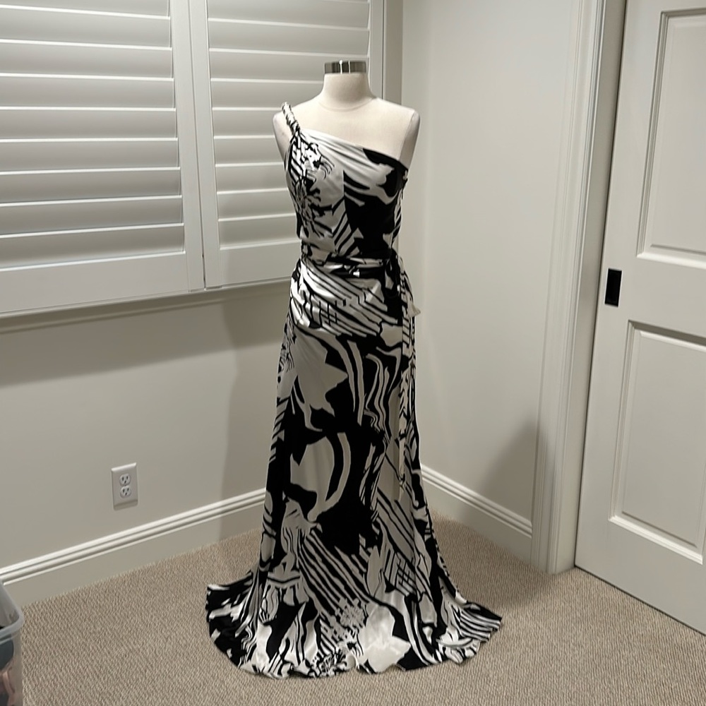 Marc Bouwer 100% silk black and white gown